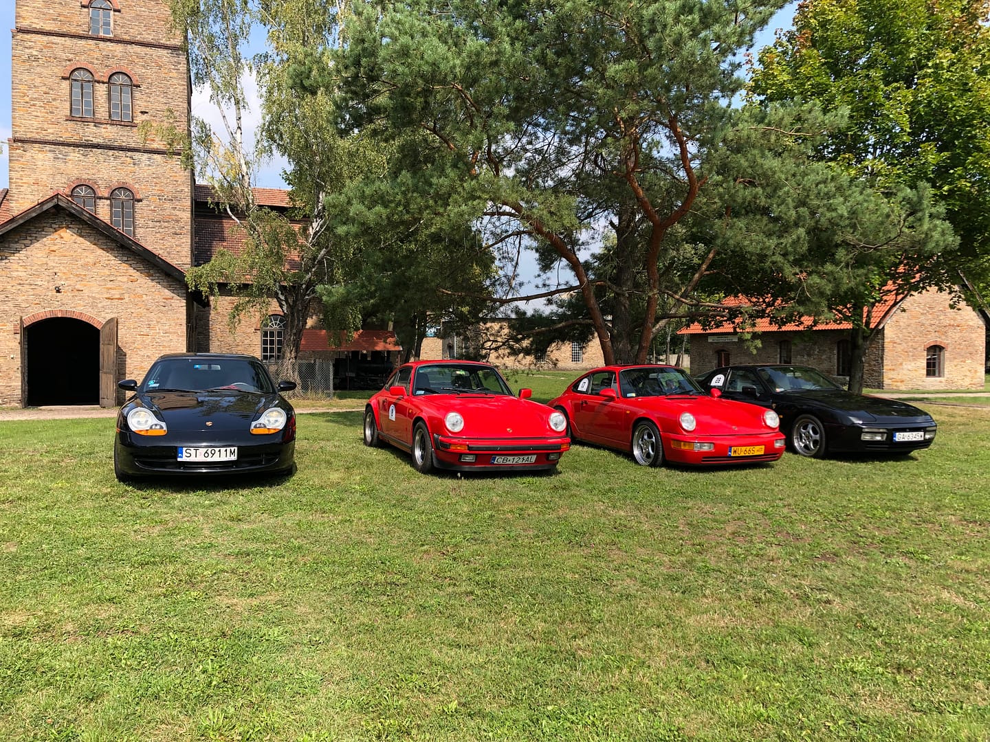 Na parkingu w Chlewiskach.