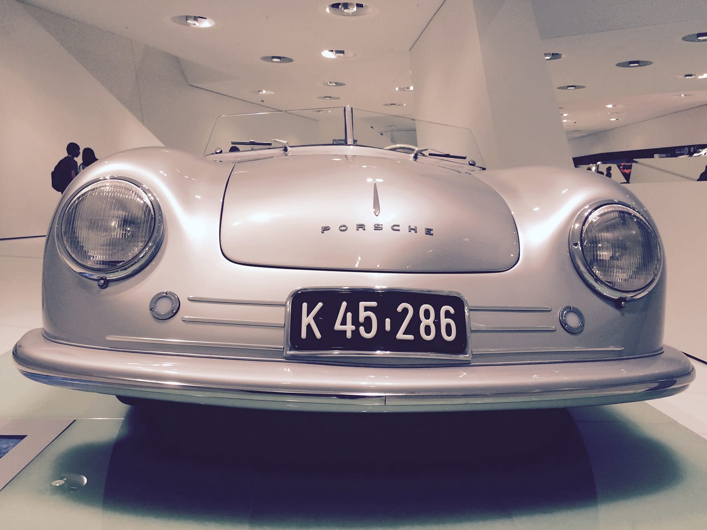 W muzeum Porsche można podziwiać historyczne 356 w manufaktury w Gmund (Karyntia - Austria)