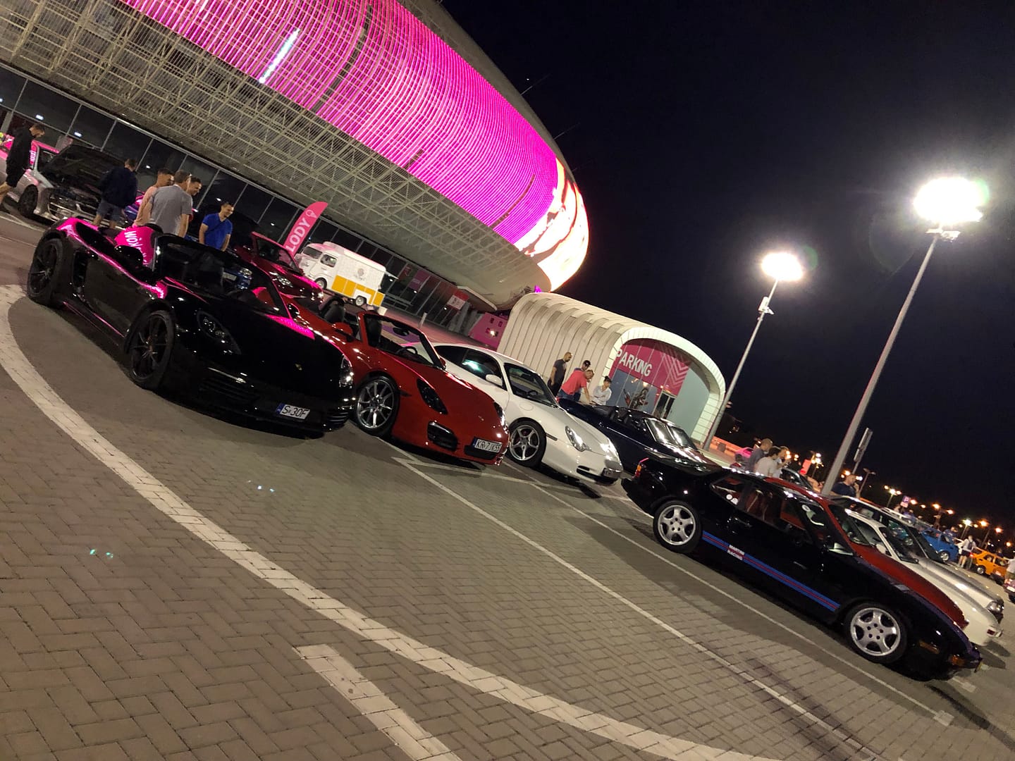Wieczór pełen prosiaków pod Tauron Arena. Jest pięknie