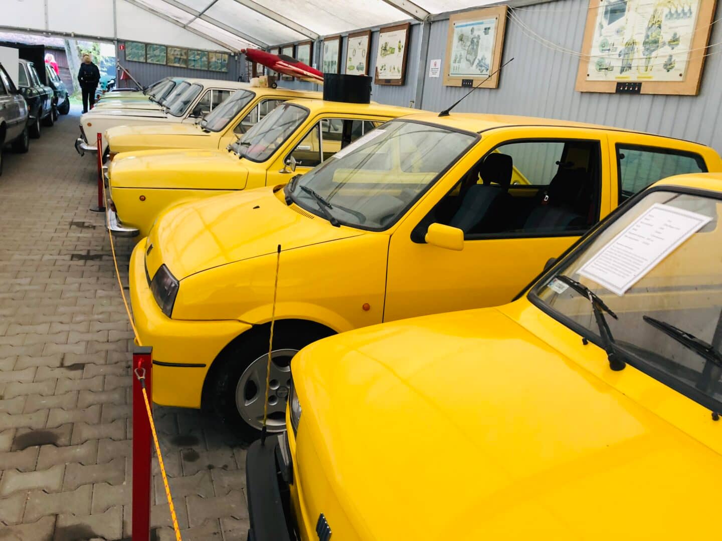 Motoryzacja ery socjalistycznej i wczesnych lat 90-tych.