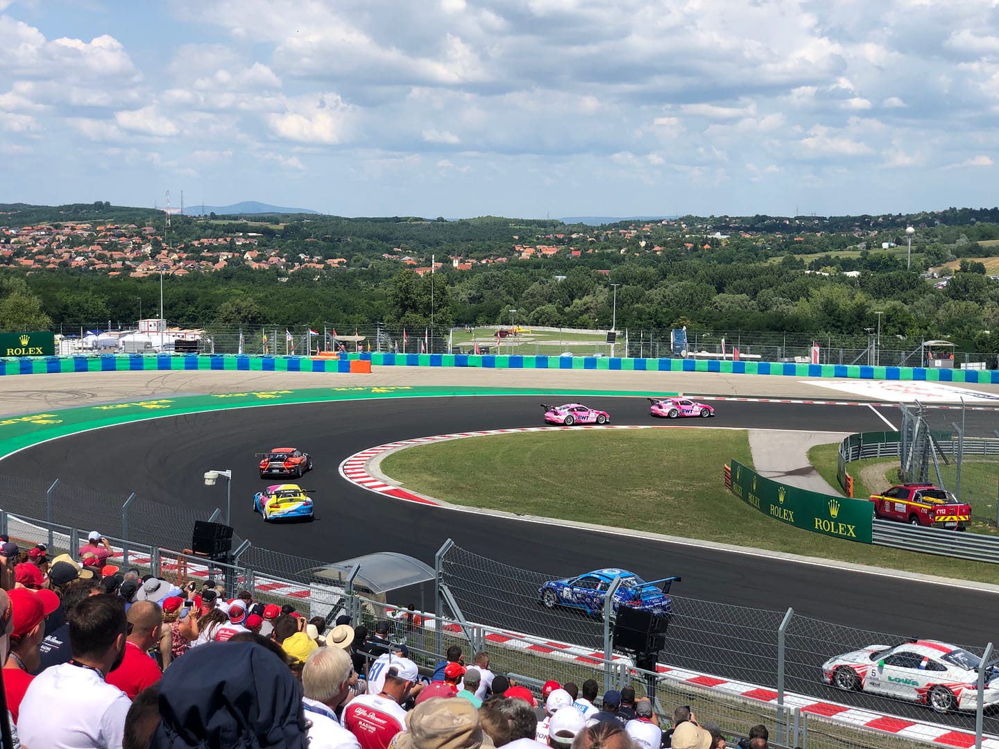 Wyścig Porsche Cup to piękne samochody i cudowny dźwięk silników.